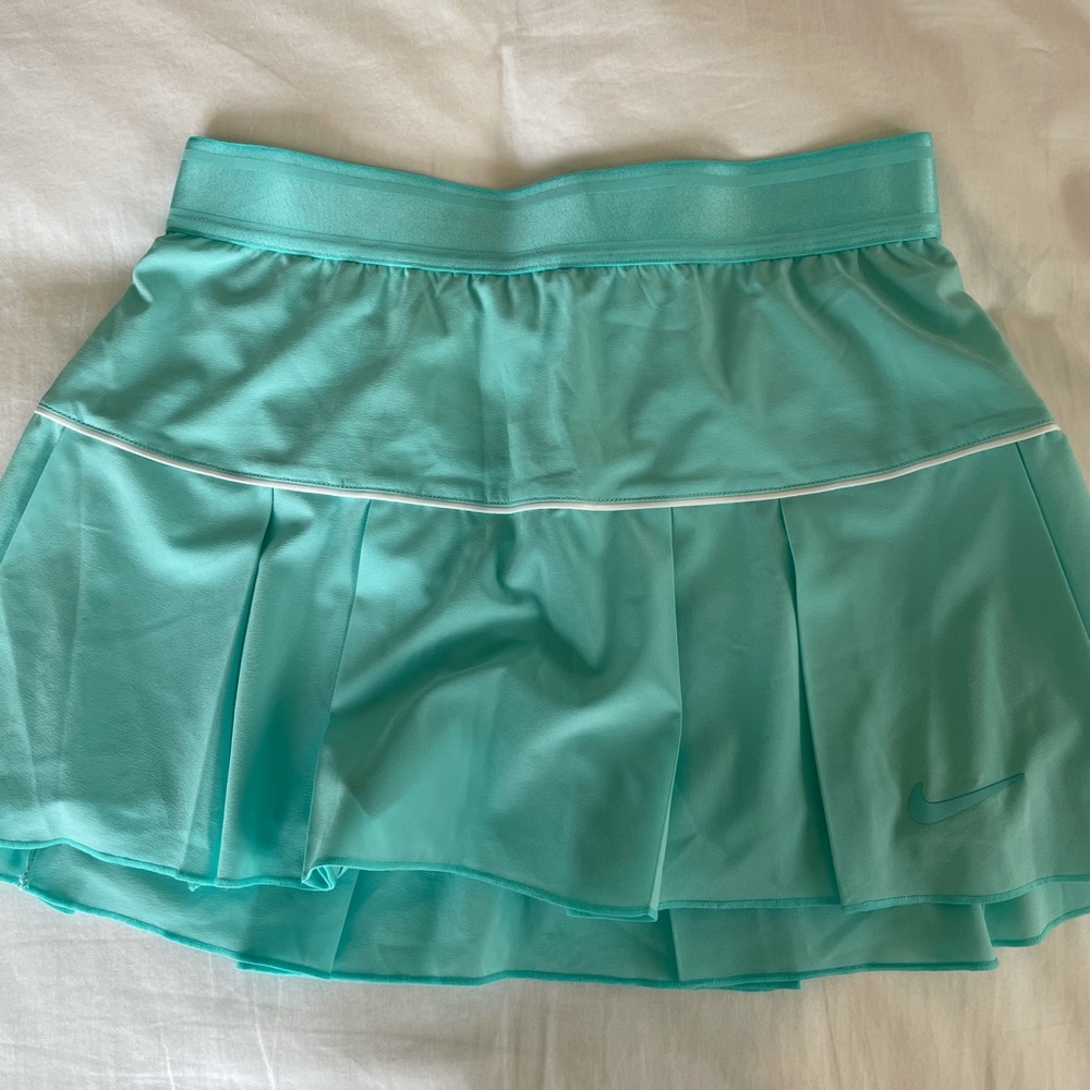 Women’s Nike tennis skirt